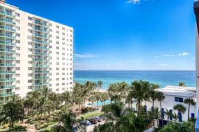 Oceanview 1 bedroom beachfront, king bed, with pool&gym